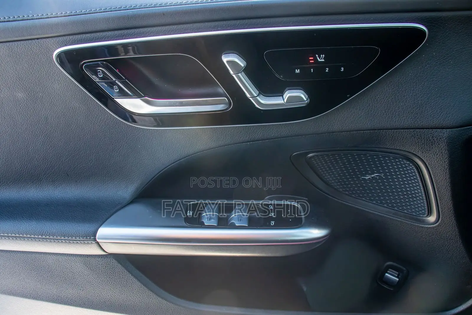 Mercedes-Benz C300 2023 Blue