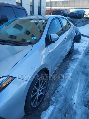 Toyota Corolla SE Special Edition 4dr Sedan (1.8L 4cyl CVT) 2017 Silver