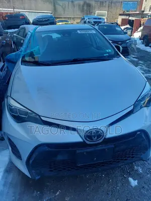 Toyota Corolla SE Special Edition 4dr Sedan (1.8L 4cyl CVT) 2017 Silver