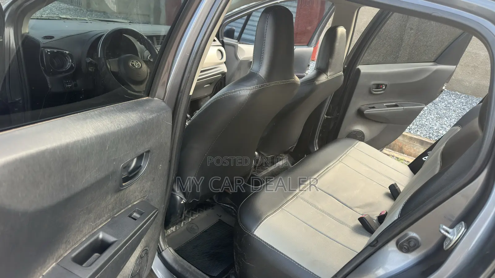 Toyota Vitz 1.0 FWD 3dr 2012 Gray