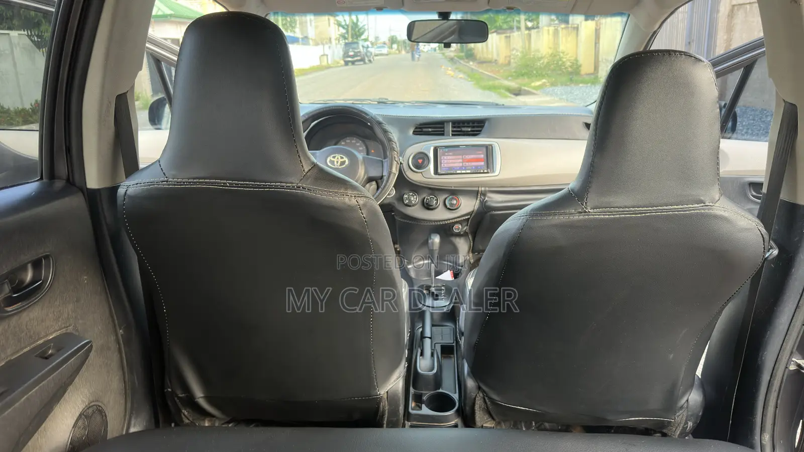 Toyota Vitz 1.0 FWD 3dr 2012 Gray