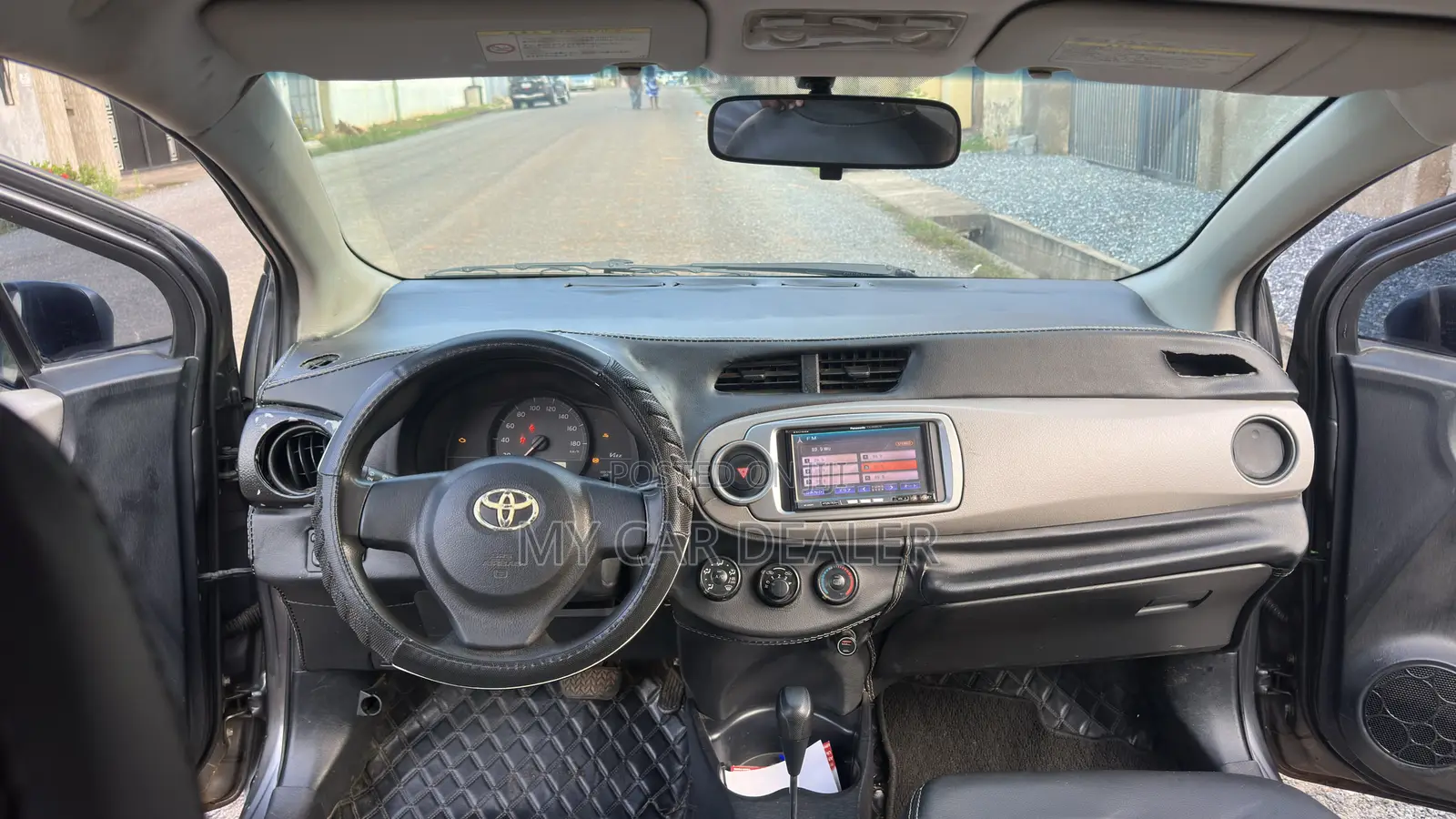 Toyota Vitz 1.0 FWD 3dr 2012 Gray