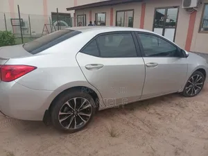Toyota Corolla LE 4dr Sedan (1.8L 4cyl CVT) 2017 Silver