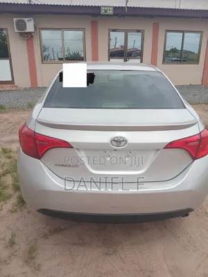Toyota Corolla LE 4dr Sedan (1.8L 4cyl CVT) 2017 Silver