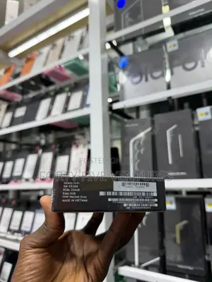 New Samsung Galaxy S24 Ultra 256 GB Gray