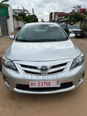 Toyota Corolla L 4dr Sedan (1.8L 4cyl 5M) 2013 Silver