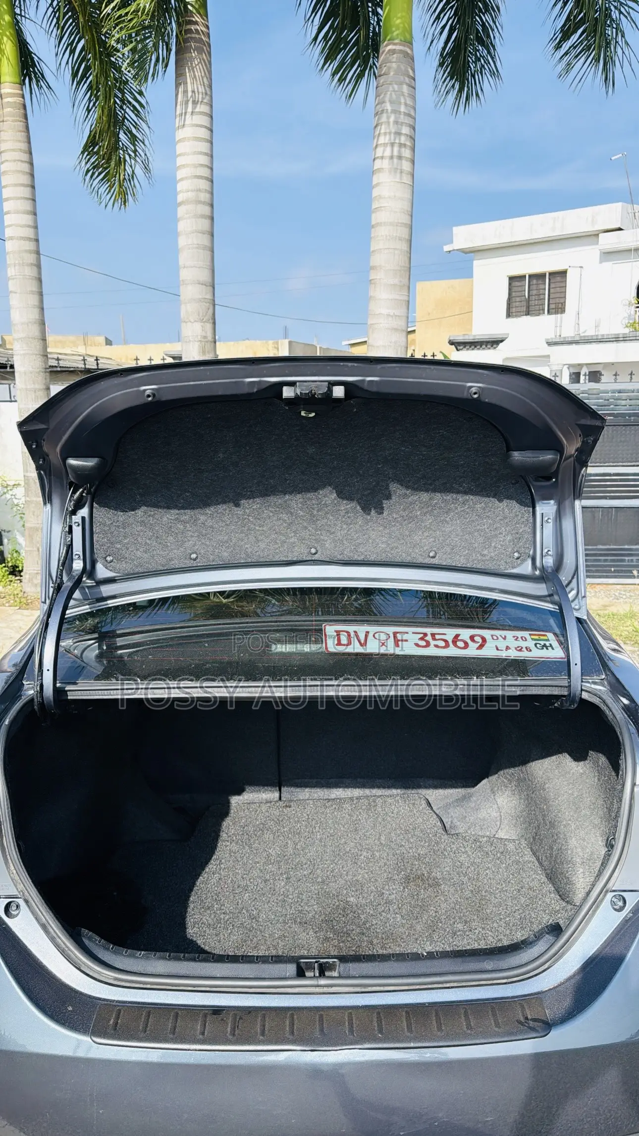 Toyota Corolla LE Eco (1.8L 4cyl 2A) 2018 Blue