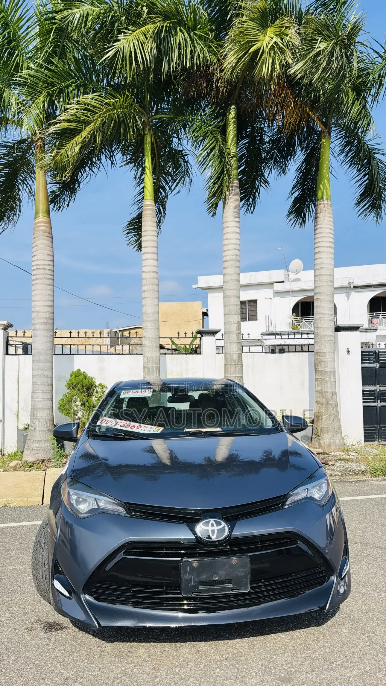 Toyota Corolla LE Eco (1.8L 4cyl 2A) 2018 Blue