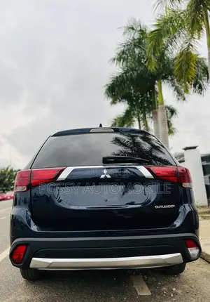 Mitsubishi Outlander LE FWD 2018 Blue