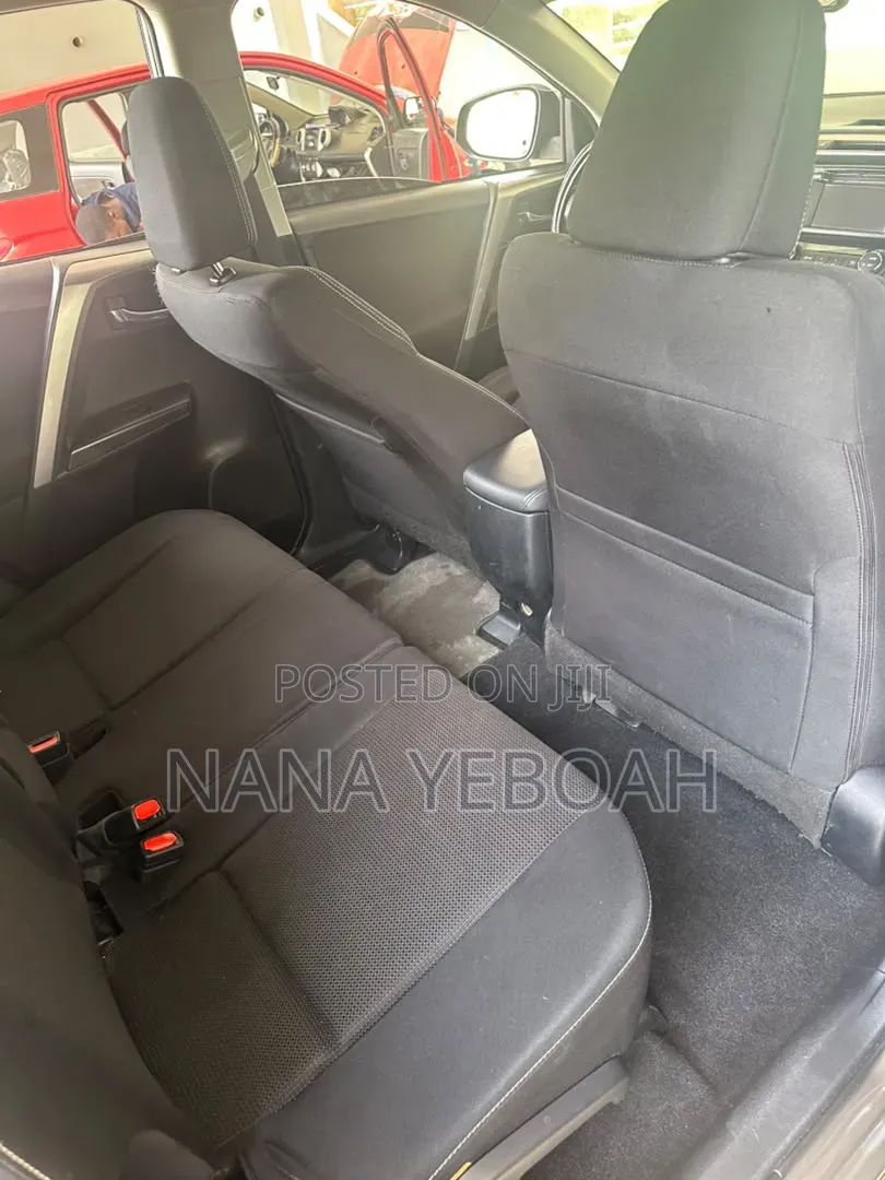 Toyota RAV4 LE AWD (2.5L 4cyl 6A) 2016 Gray