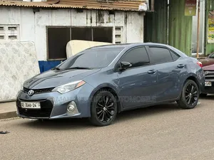 Toyota Corolla XSE (1.8L 4cyl 2A) 2018 Gray