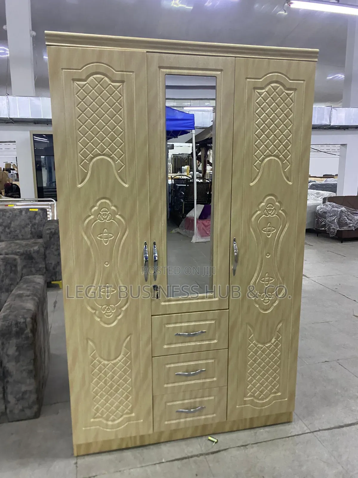 Wardrobe 3 Doors Cream