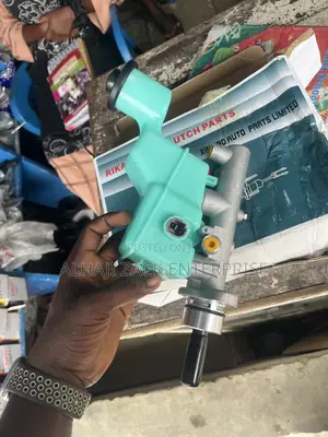 Toyota Corolla 2006 Brake Pot