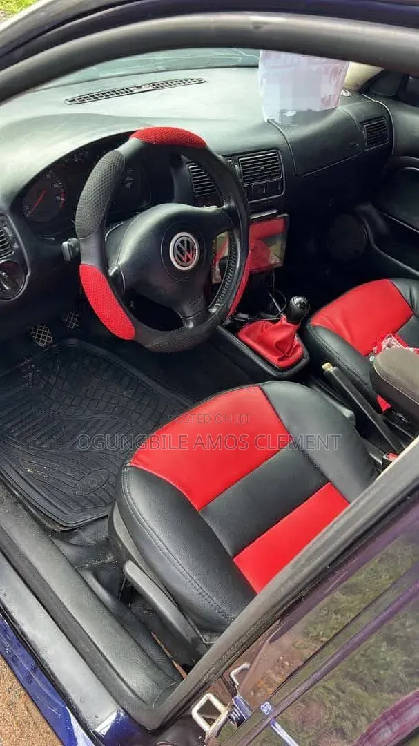 Volkswagen Golf 2000 Blue
