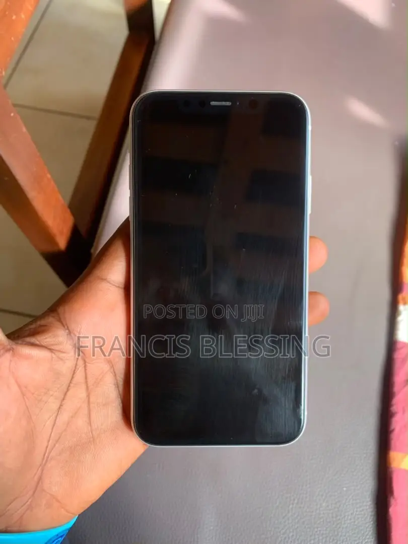 New Apple iPhone XR 128 GB White
