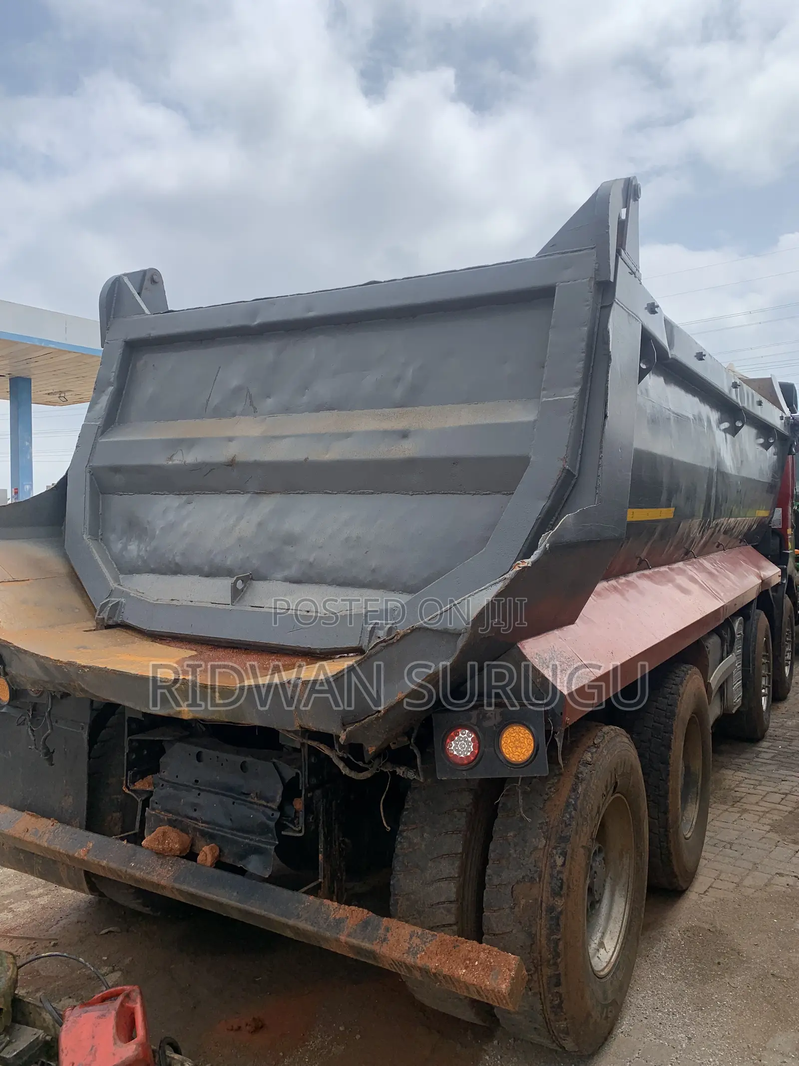 Tipper Truck