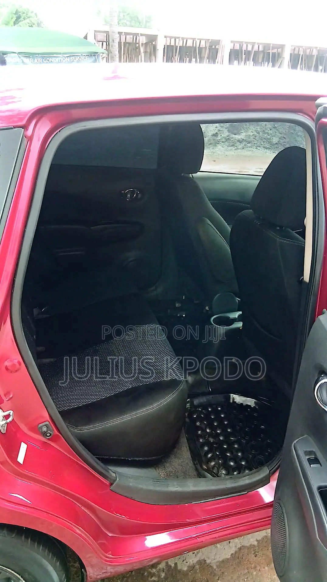 Nissan Versa 1.6 SV 2018 Red