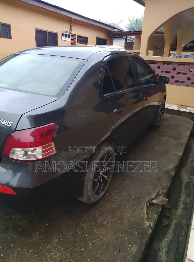 Toyota Yaris 2008 Gray