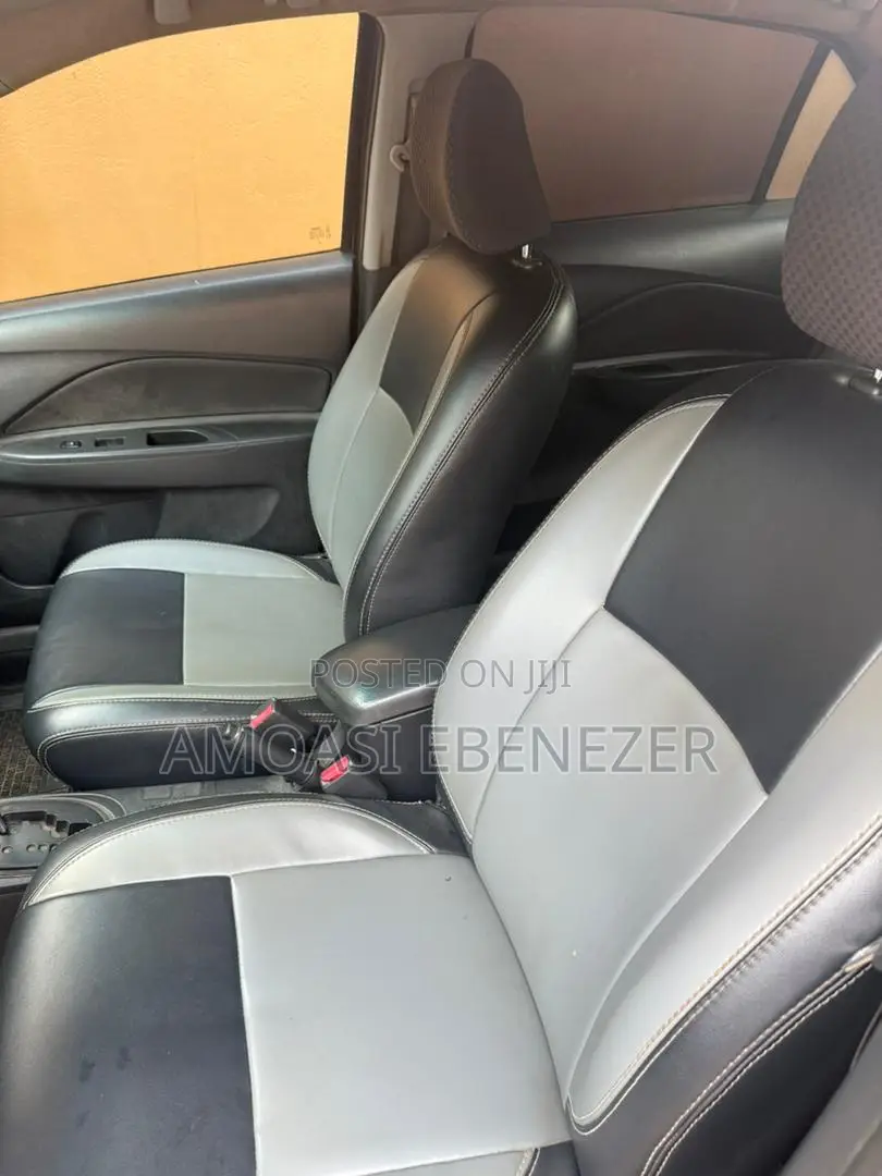 Toyota Yaris 2008 Gray