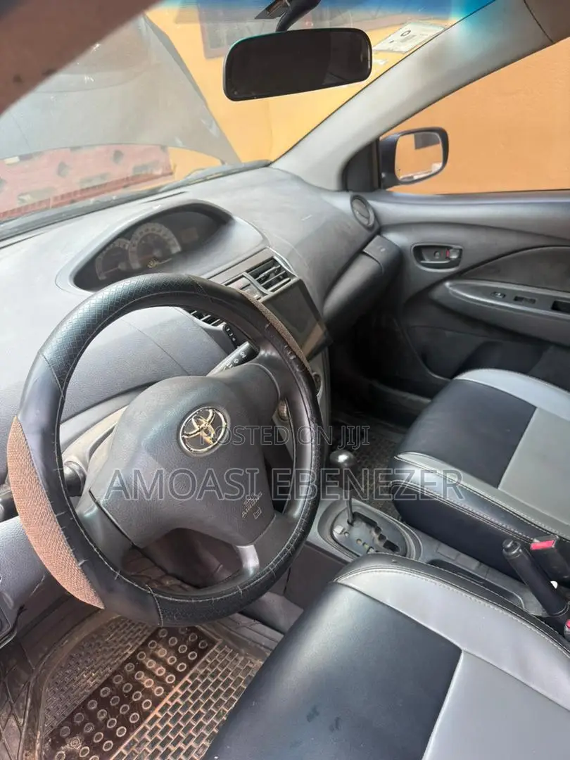 Toyota Yaris 2008 Gray