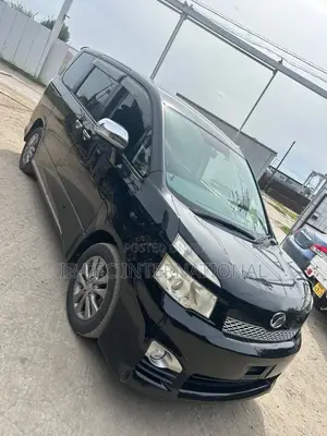 Toyota Voxy 2012 Black