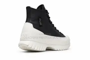 Converse Lugged 2.0 Platform Leather Sneakers