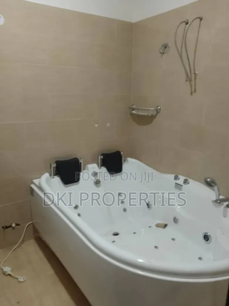 3bdrm House in Dki Properties, Sasaabi for rent