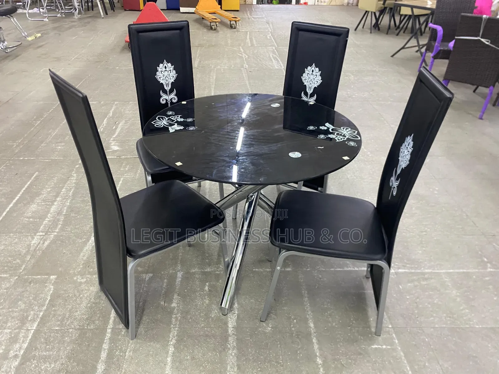 Stylish Tempered Glass Dining Set