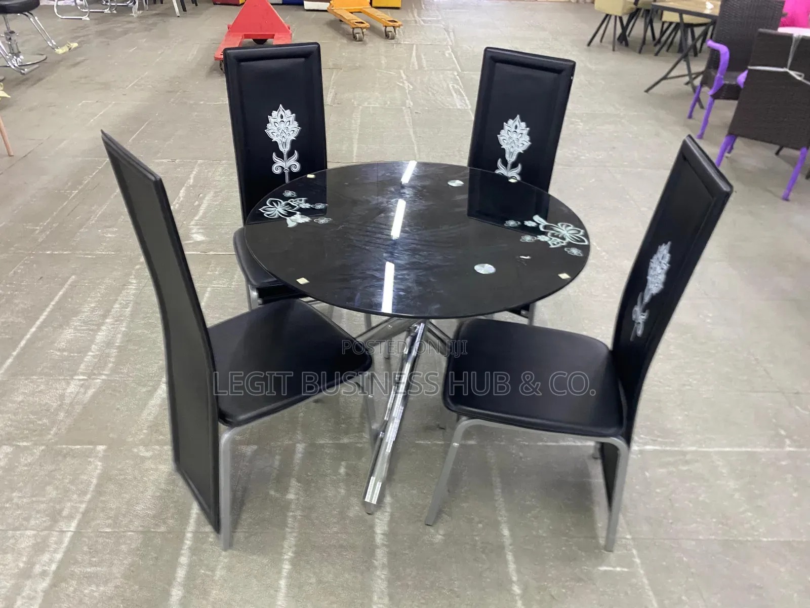 Stylish Tempered Glass Dining Set
