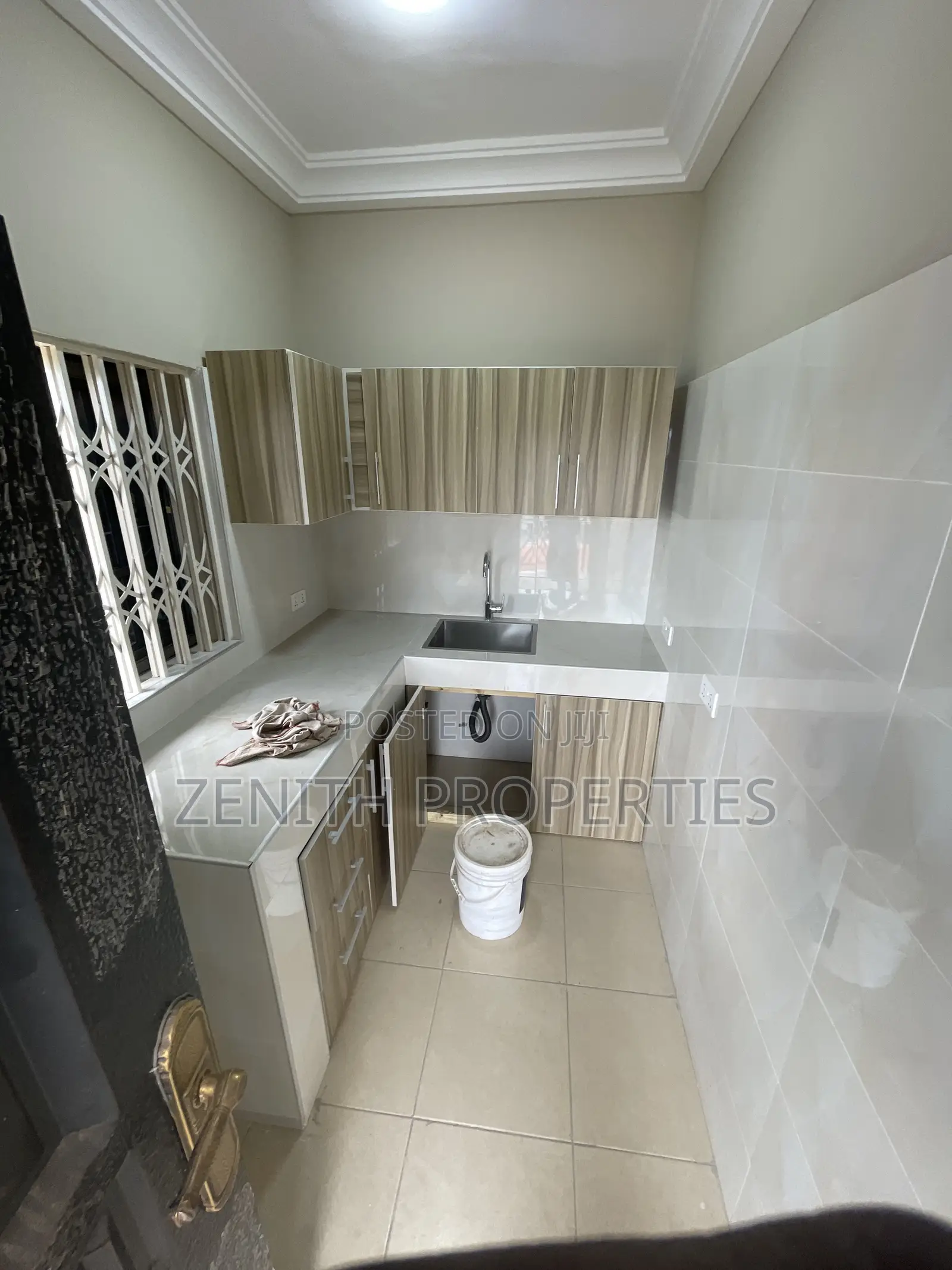 1bdrm Apartment in Zenith Properties, West Hills Mall Area for rent