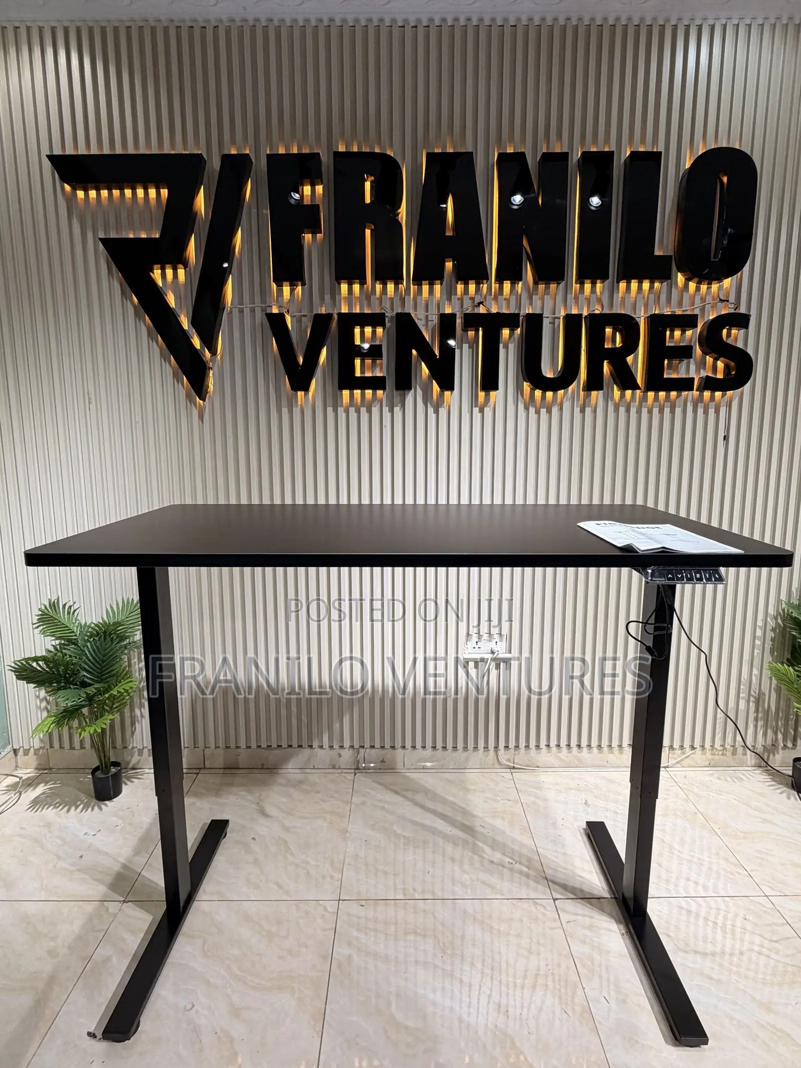 Flexispot En1 Complete Standing/Electric Desk(140x70cm)