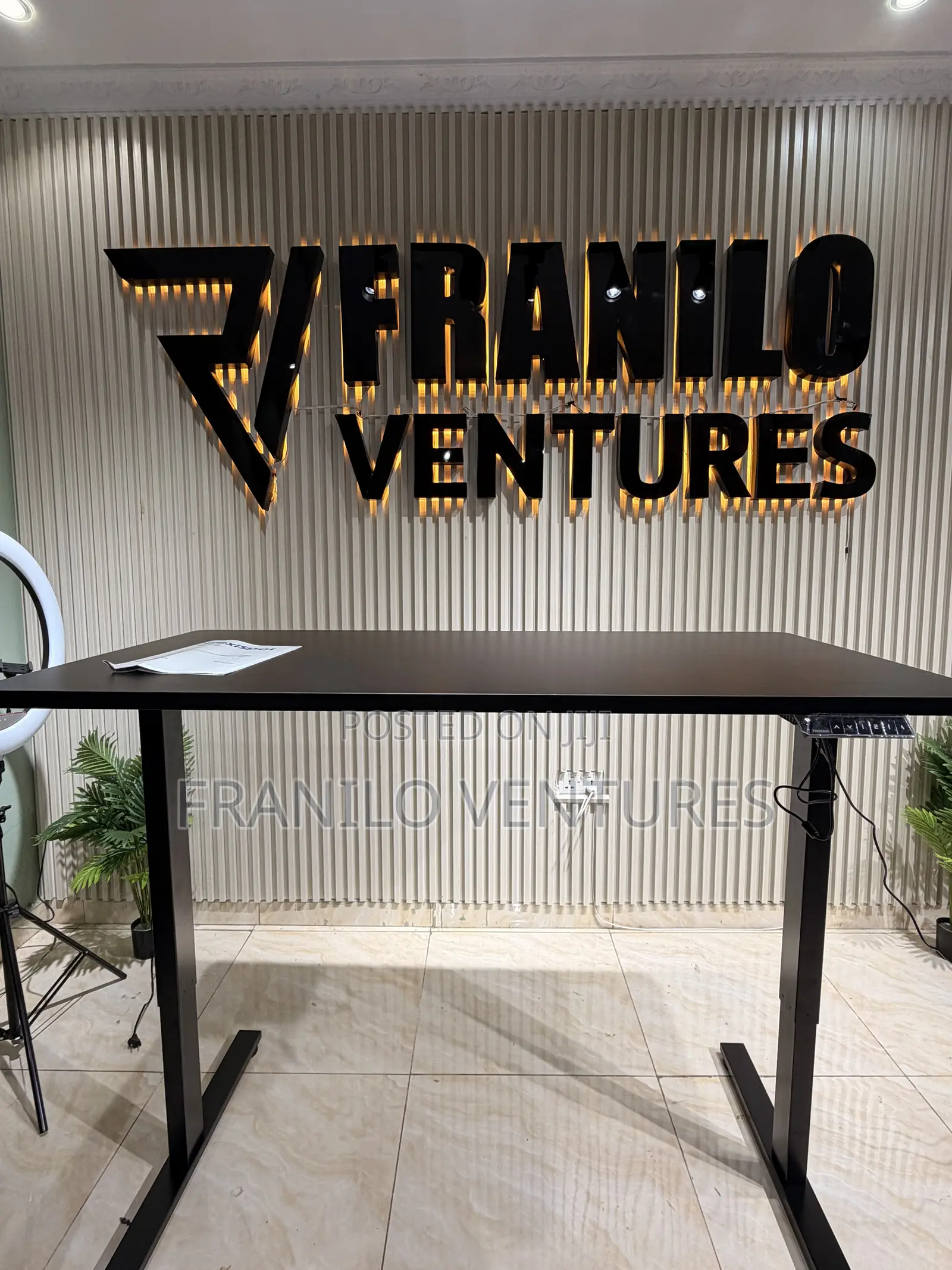 Flexispot En1 Complete Standing/Electric Desk(140x70cm)