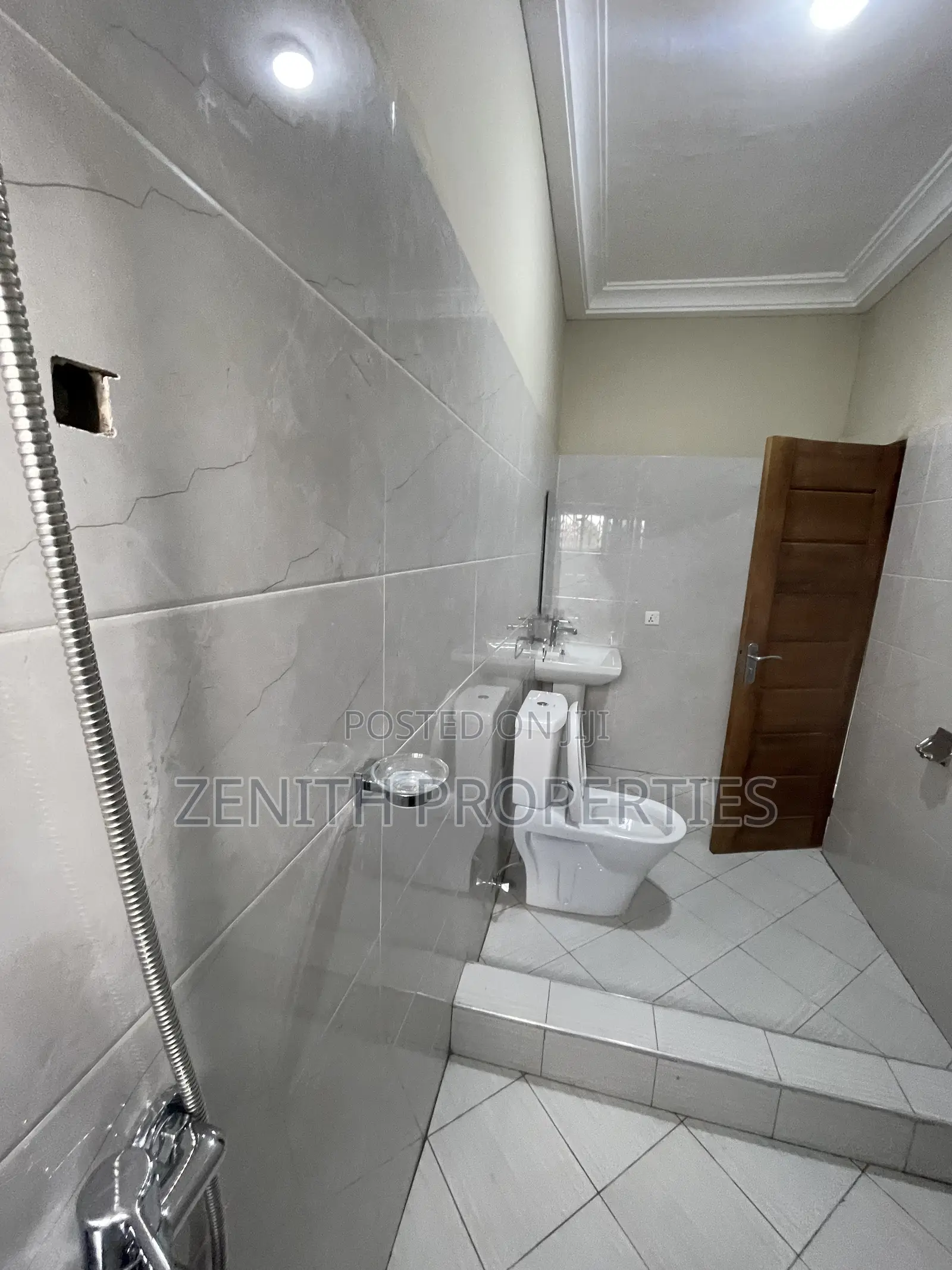 1bdrm Apartment in Zenith Properties, West Hills Mall Area for rent