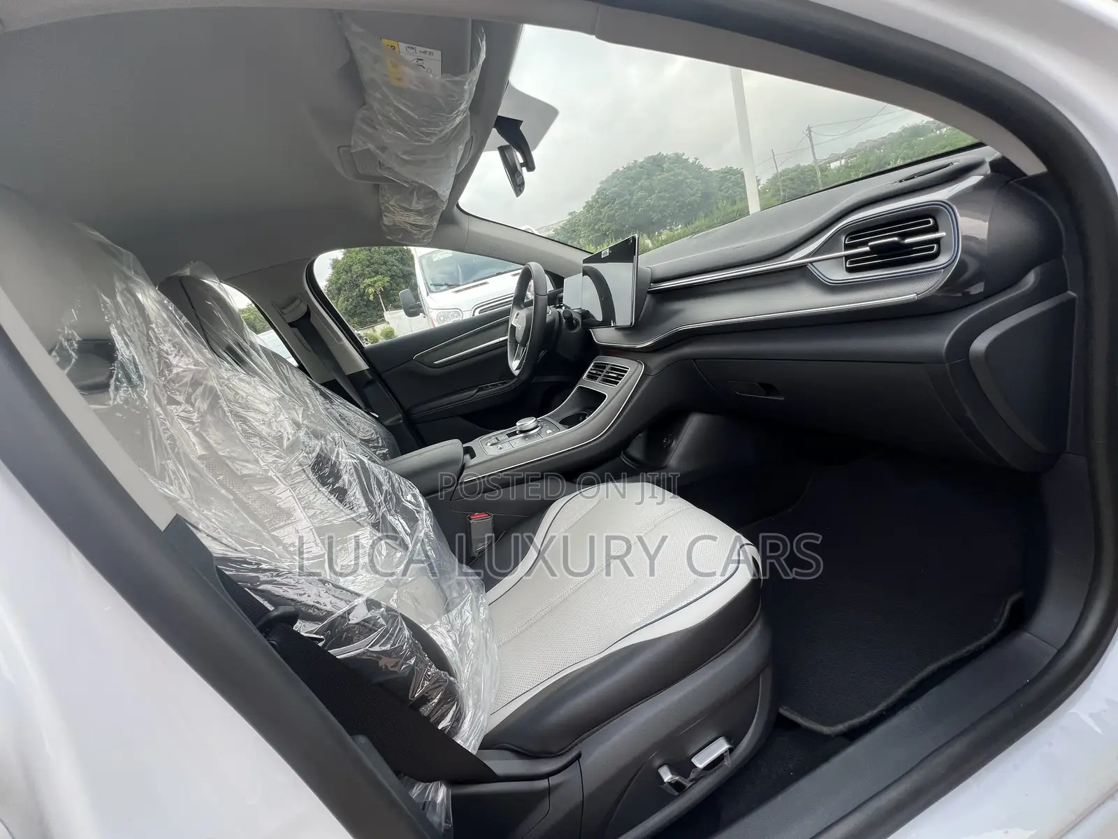 New BYD Destroyer 05 DM-i 1.5 Hybrid FWD 2024 White