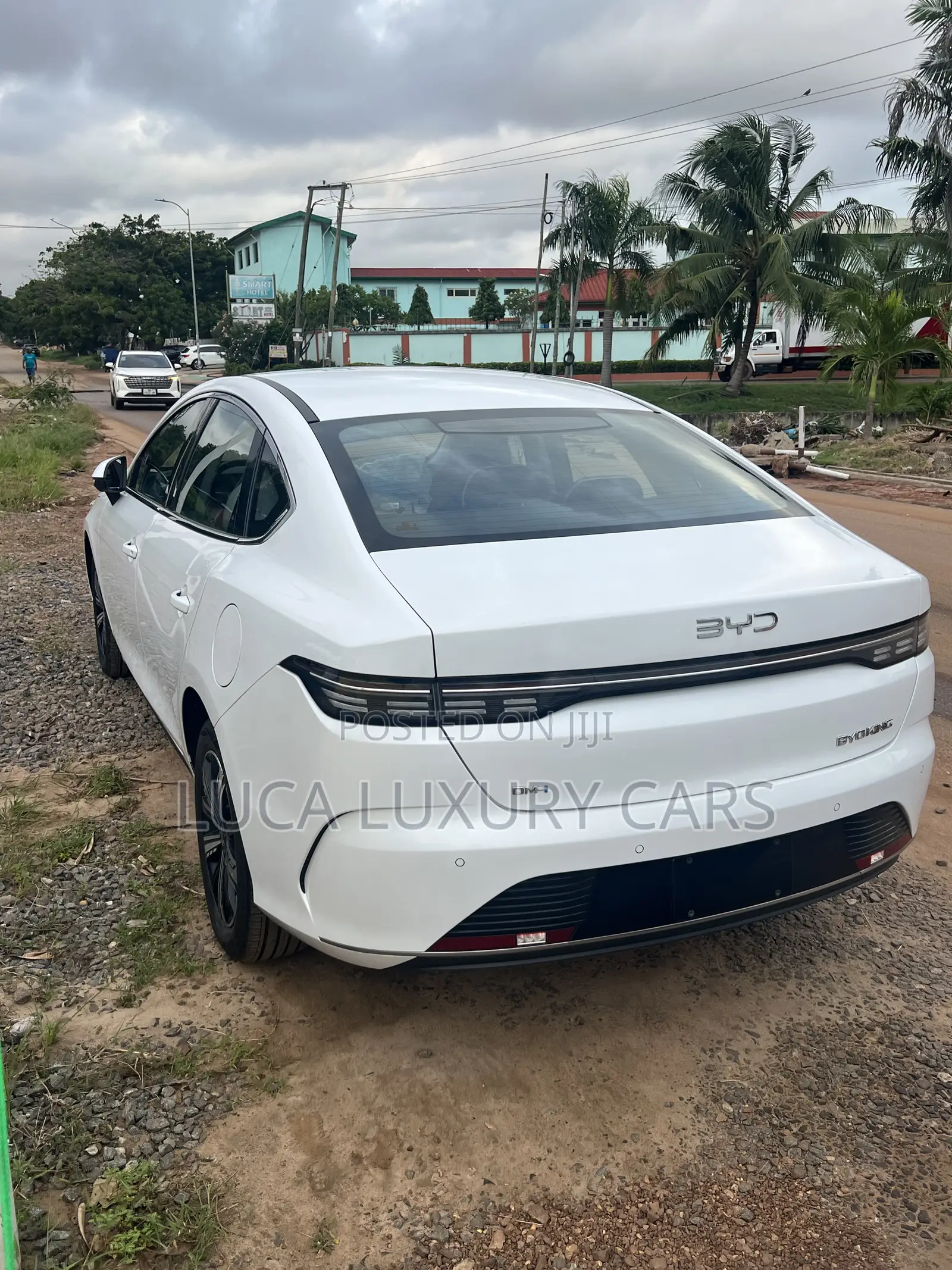 New BYD Destroyer 05 DM-i 1.5 Hybrid FWD 2024 White