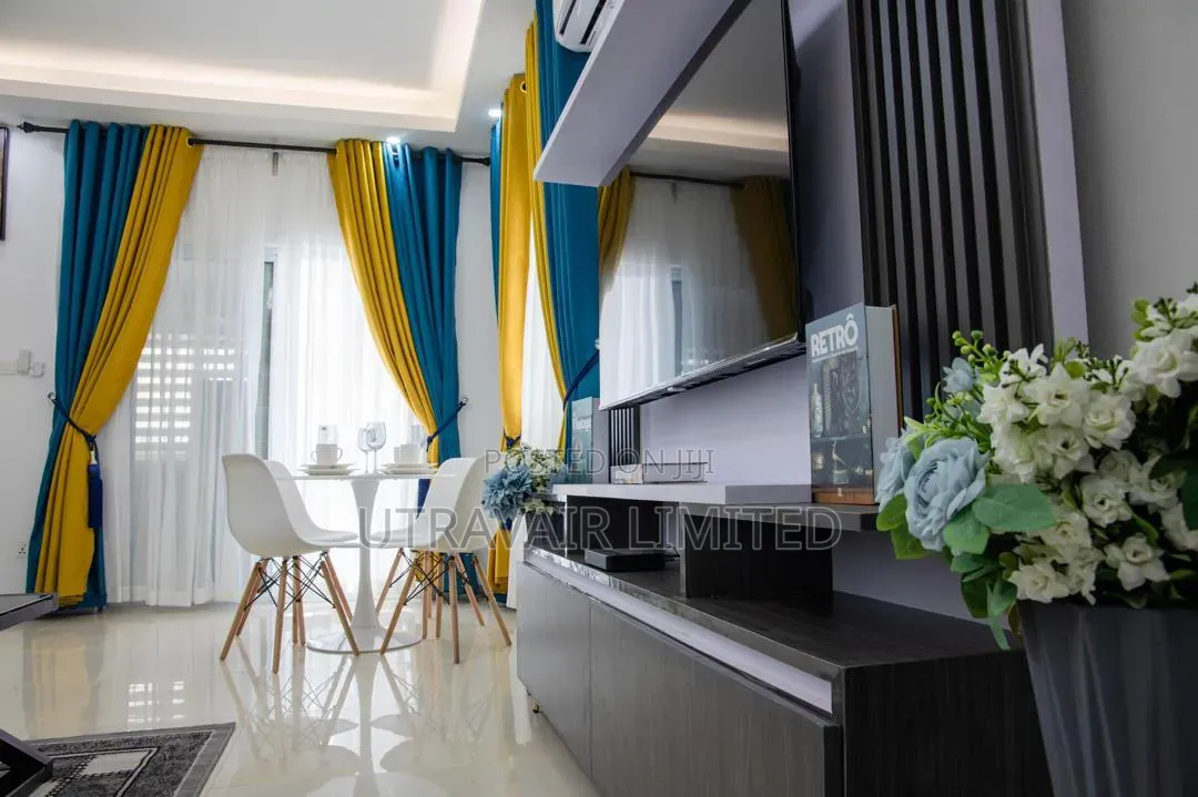 Ultra Apartment Light