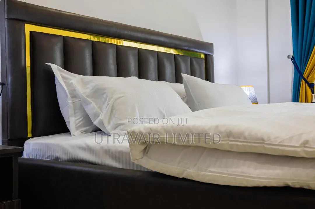 Ultra Apartment Light