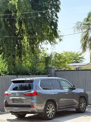 Lexus LX 570 (5 seats) AWD 2020 Gray