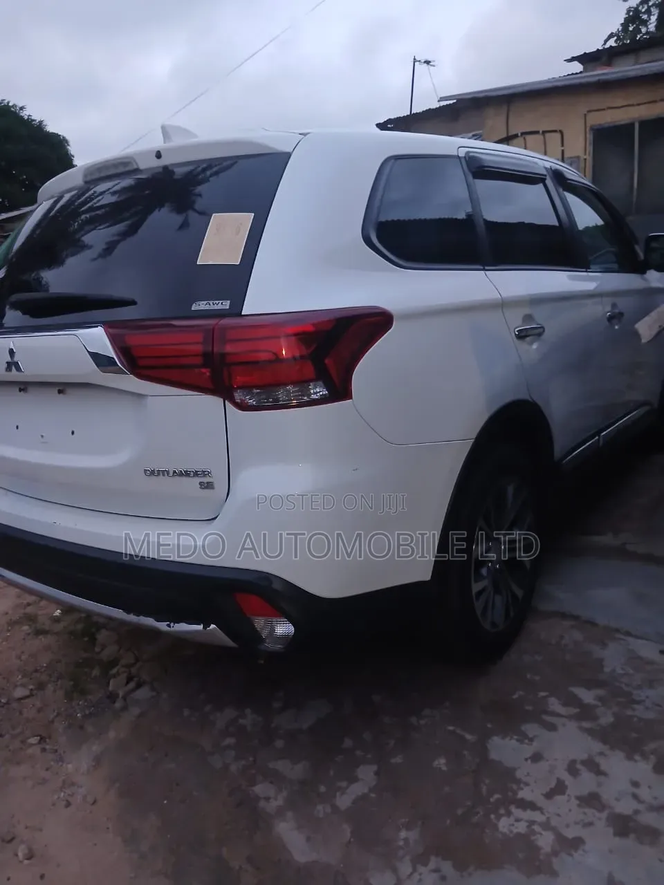 Mitsubishi Outlander 2017 White