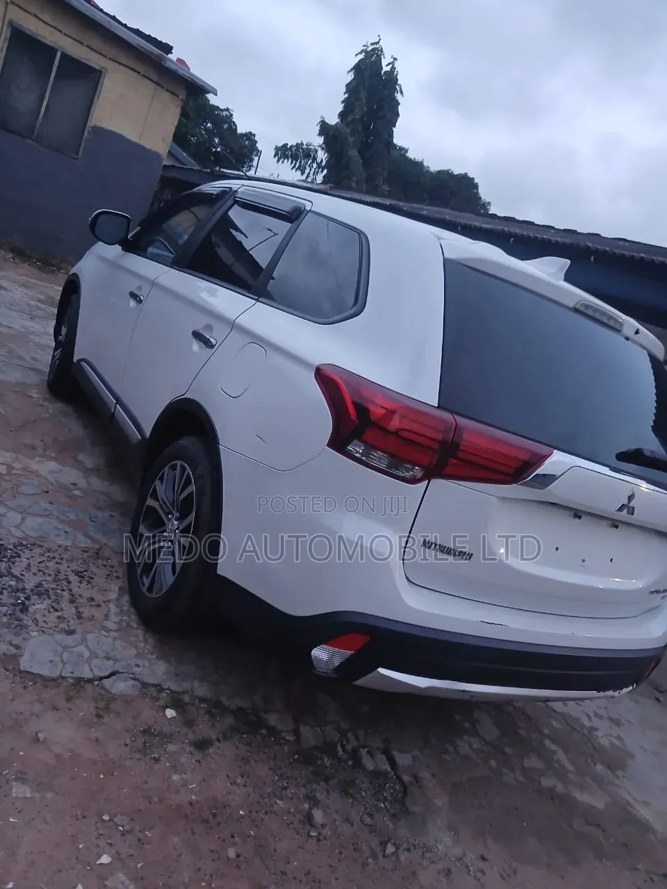 Mitsubishi Outlander 2017 White
