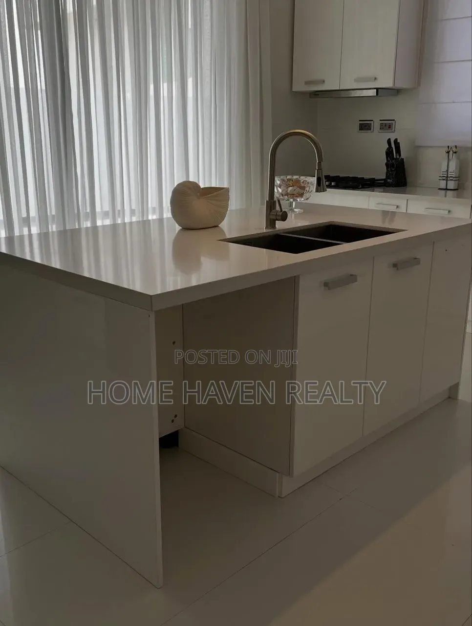 Furnished 5bdrm House in East Legon, Boundary Road Area for sale