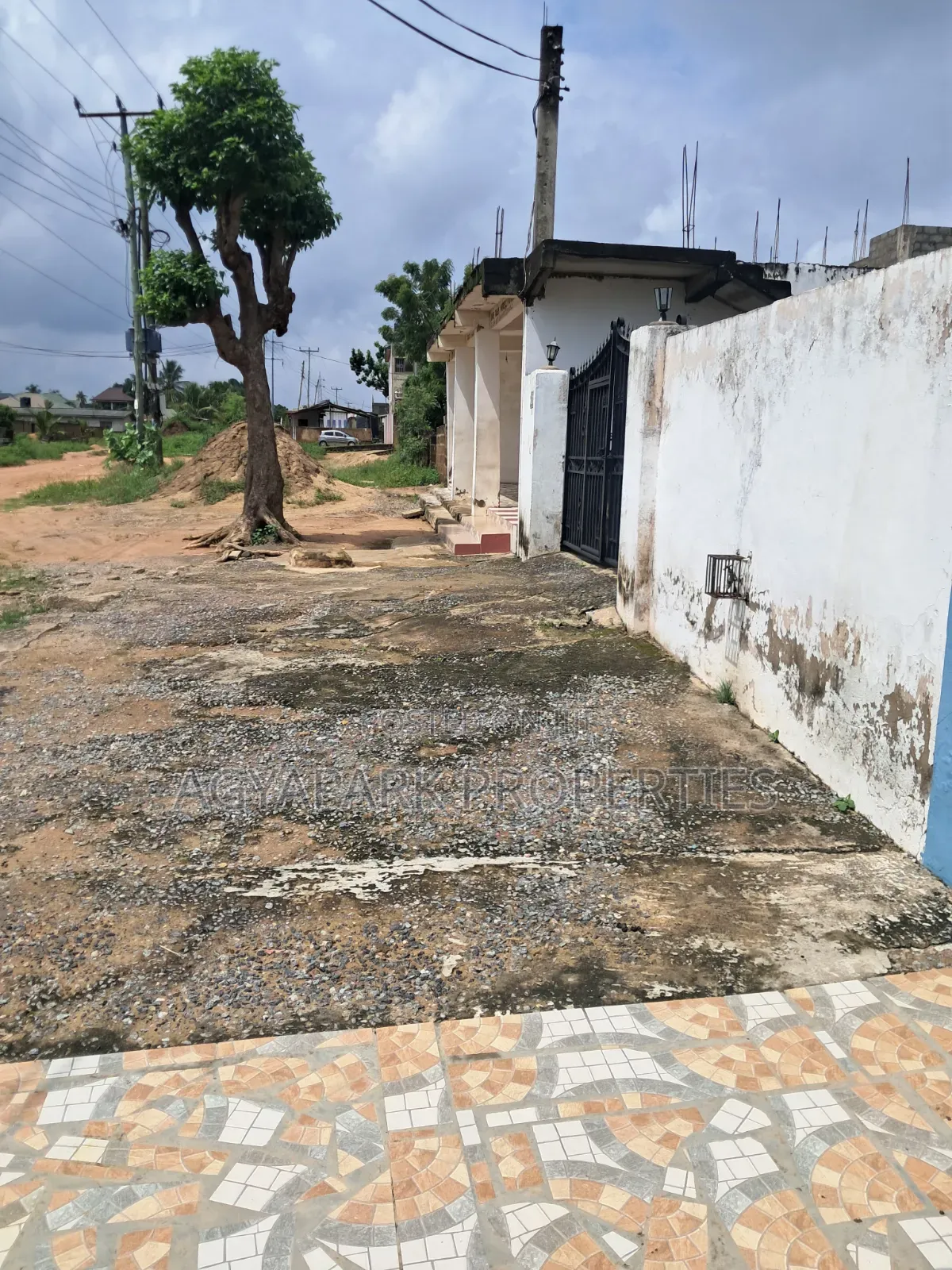 6bdrm House in Sapeiman, Amasaman for sale
