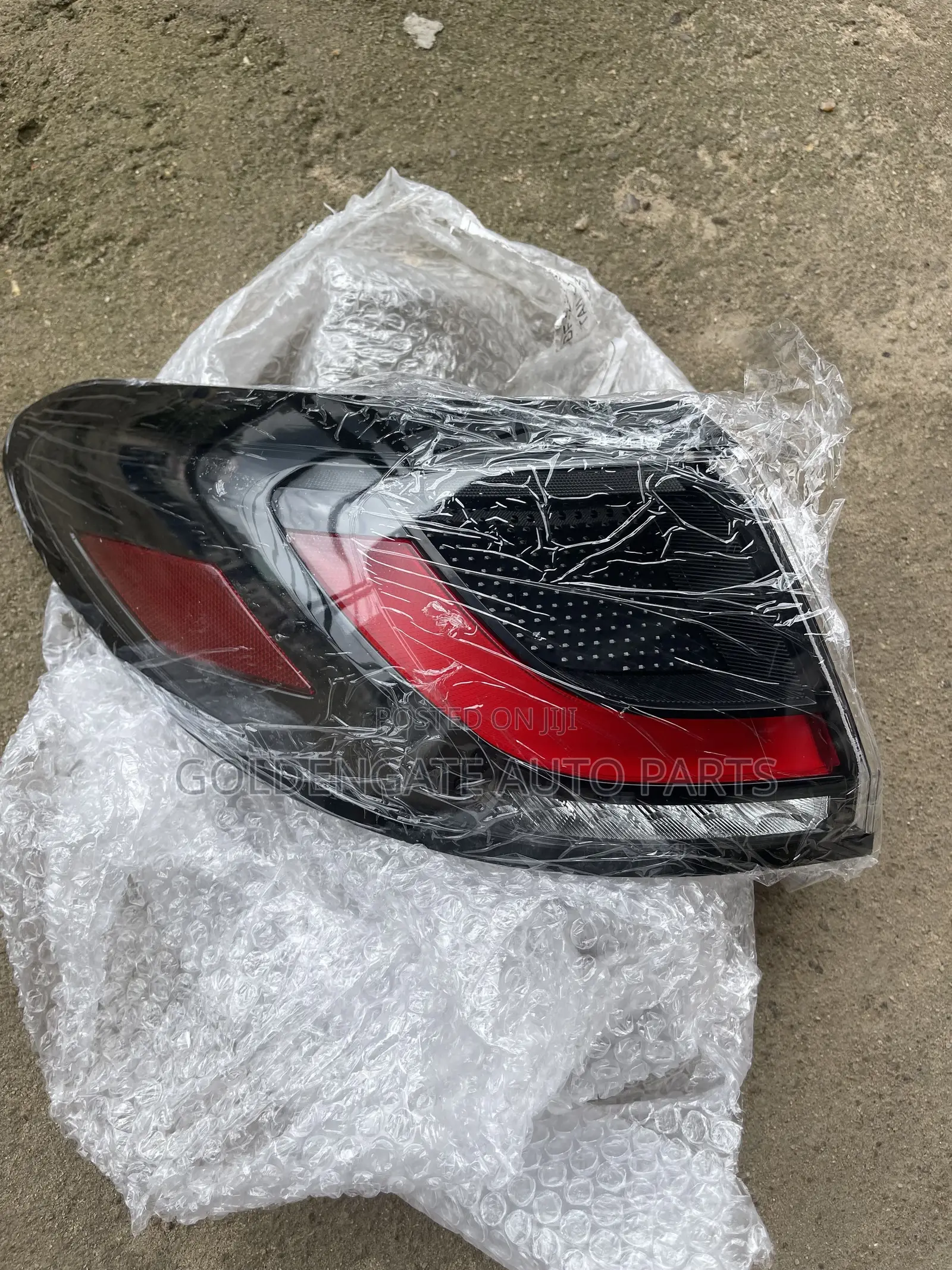 Honda Hr-v 23 Tail Light