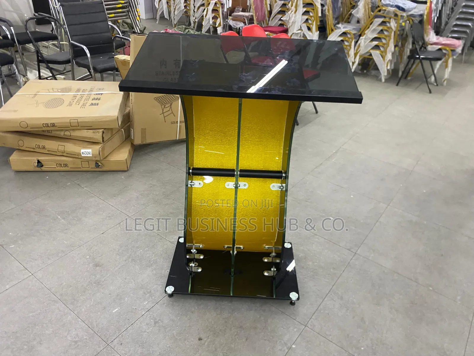 High-Quality Tempered Glass Pulpit