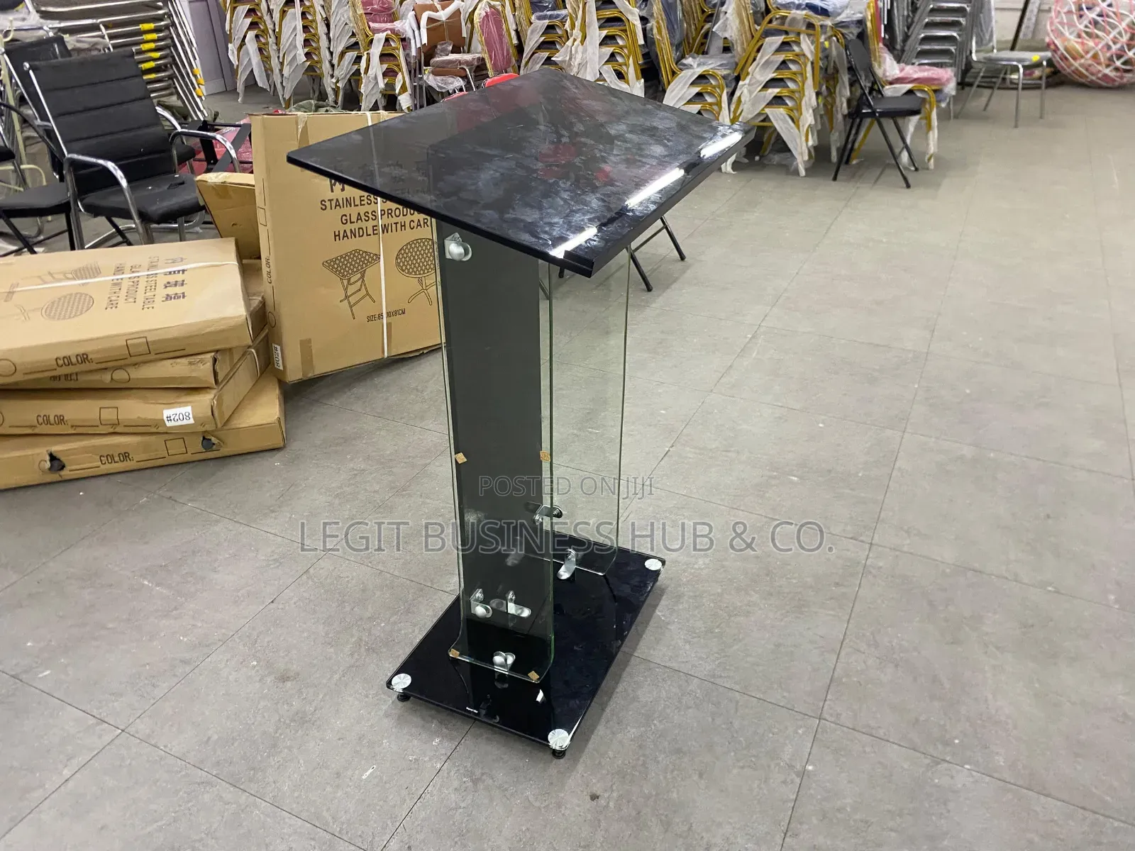 High-Quality Tempered Glass Pulpit