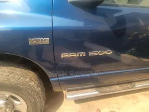 Dodge RAM 1500 Mega Cab 2006 Blue