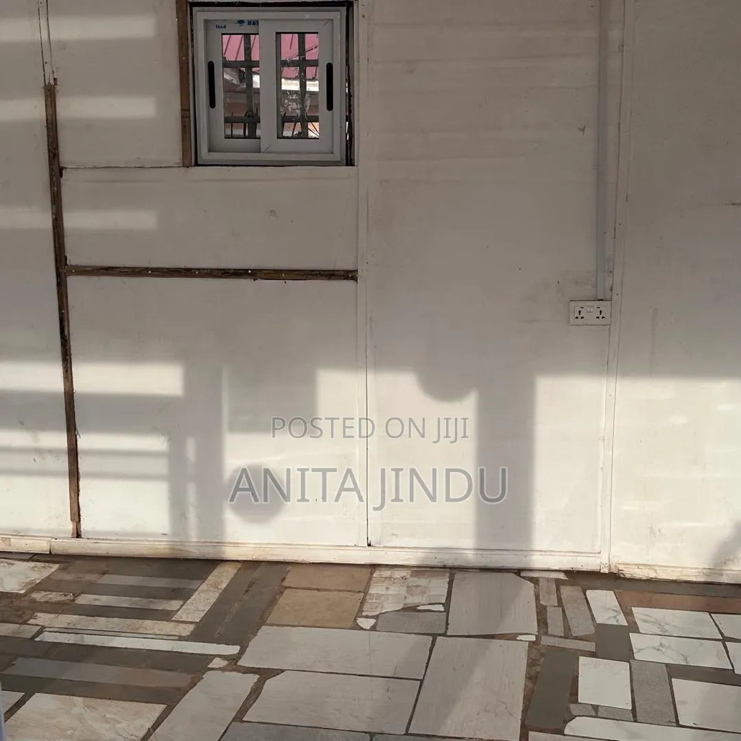 Spacious Container Shop For Rent