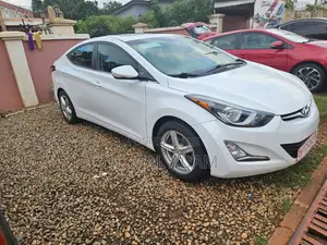 Hyundai Elantra Limited Sedan FWD (1.8L 4cyl 6A) 2016 White