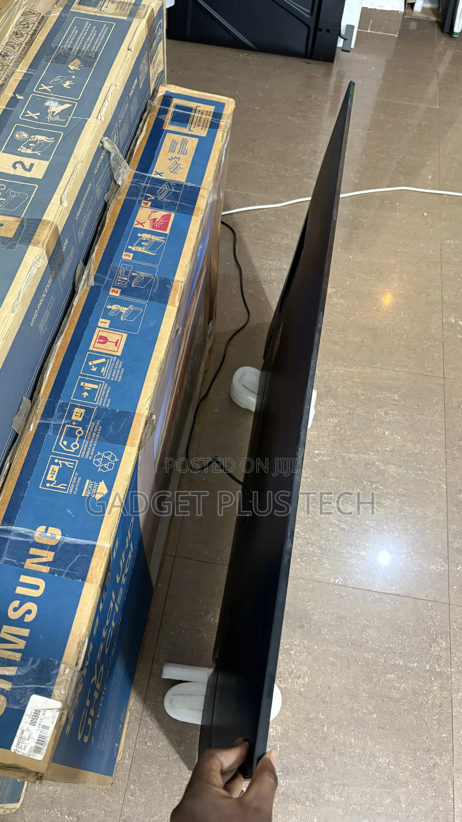 2023/24 50” Samsung Airslim Qled Uhd Smart Tv