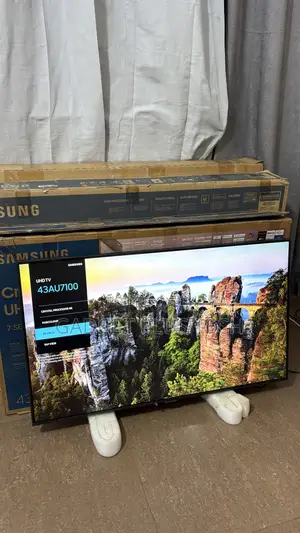 2022 43” Samsung Crystal Uhd Smart Tv (Fresh With Box)